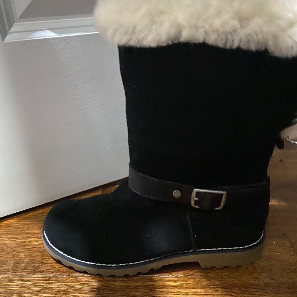 NWT UGG boots